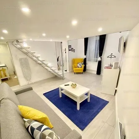 Apartment Keleti Palyaudvar Train Station-home