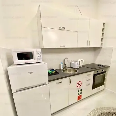 Keleti Palyaudvar Train Station-home Apartment Budapest
