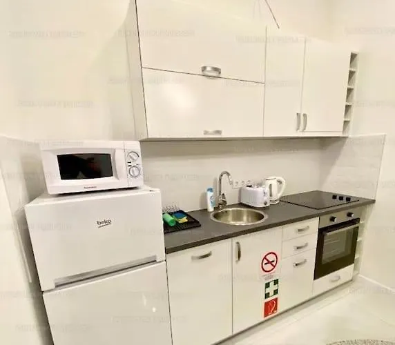 Keleti Palyaudvar Train Station-home Apartment Budapest